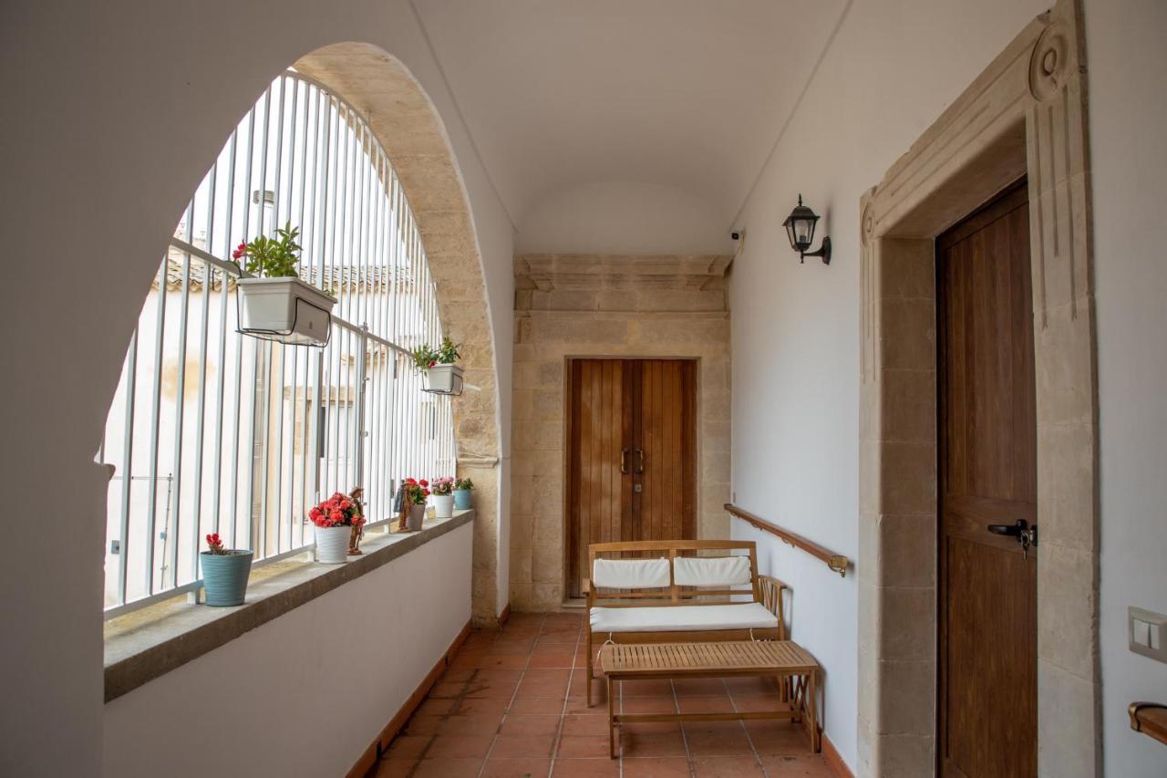 B&B Palazzo Loreto Avola Esterno foto